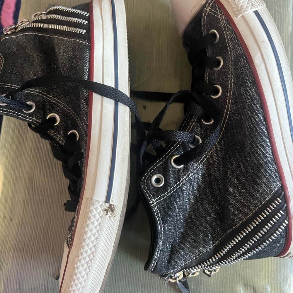 Black High-Top Zipper Sneakers